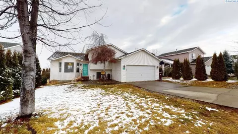 1945 NW Arcadia, Pullman, WA 99163 photo 1