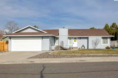 4011 Meadow View Dr, Pasco, WA 99301 photo 1
