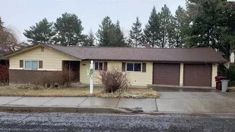 1810 NW Kenny Dr, Pullman, WA 99163 photo 1