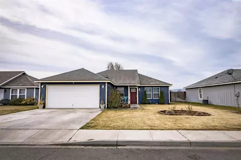 2208 E Alvina St, Pasco, WA 99301 photo 1