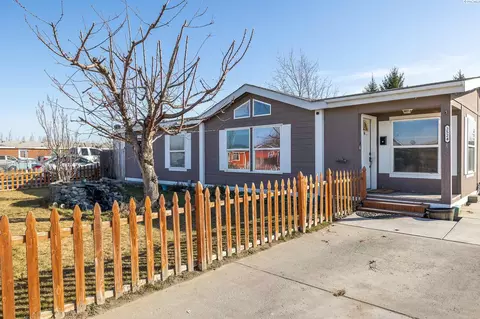 2524 E George St, Pasco, WA 99301 photo 1