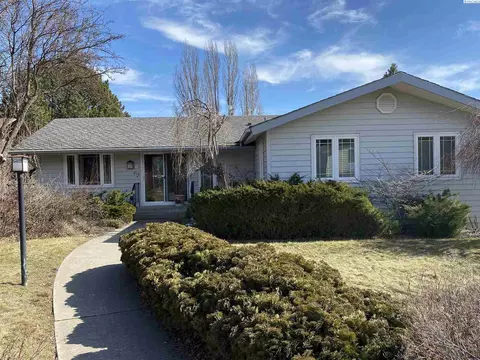 910 SW Viento Dr, Pullman, WA 99163 photo 1
