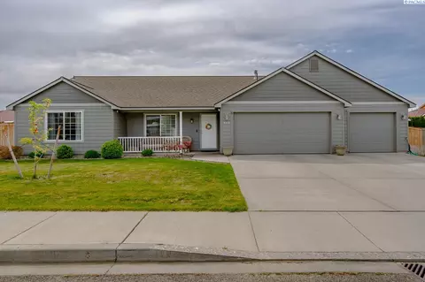9402 Broughton Dr, Pasco, WA 99301 photo 1