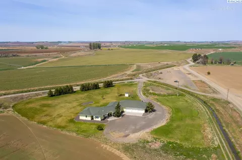 2341 Kent Dr, Eltopia, WA 99330 photo 2