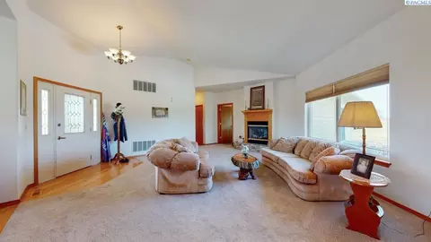 2341 Kent Dr, Eltopia, WA 99330 photo 5