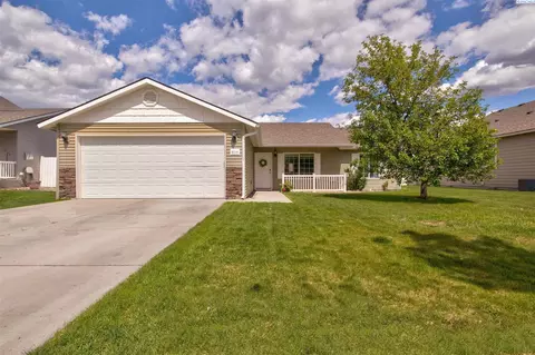 8119 Hudson Dr, Pasco, WA 99301 photo 1