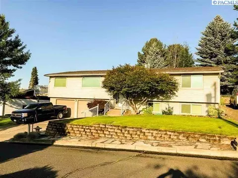 710 S Crestview St, Colfax, WA 99111 photo 1