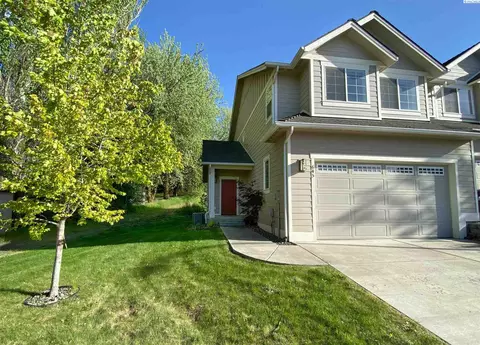 645 SW Center St, Pullman, WA 99163 photo 1