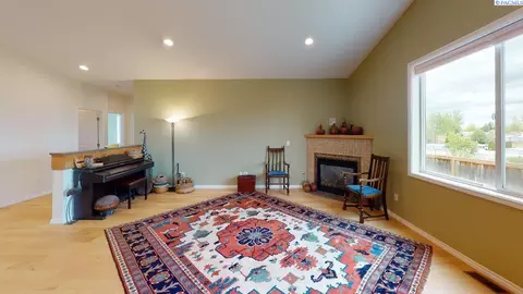 105 SW Verona, Pullman, WA 99163 photo 2