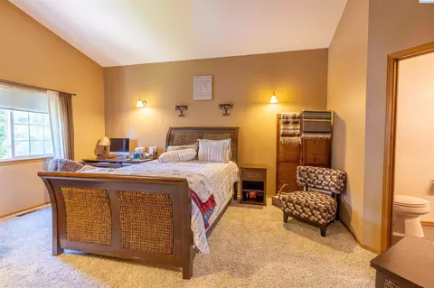 1001 Monty Python, Grandview, WA 98930 photo 12
