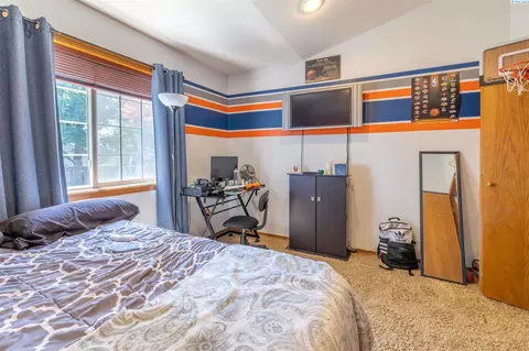 1001 Monty Python, Grandview, WA 98930 photo 16