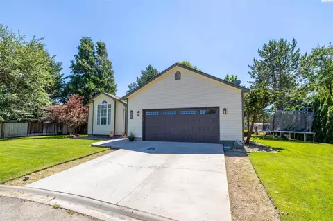 1001 Monty Python, Grandview, WA 98930 photo 2