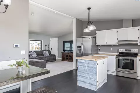 411 Moore Rd, Pasco, WA 99301 photo 4