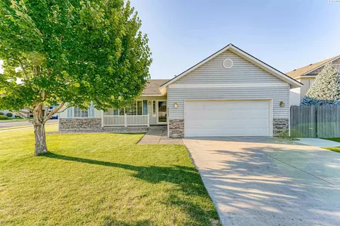 8511 Lancaster Dr, Pasco, WA 99301 photo 1