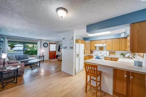 2004 N Cedar St, Colfax, WA 99111 photo 4