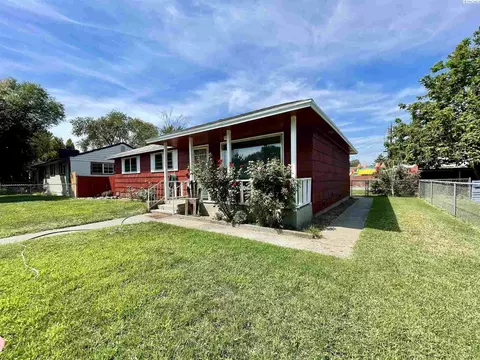 1532 N 16th Ave, Pasco, WA 99301 photo 2