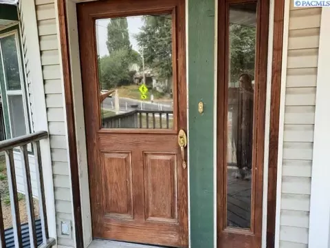349 NW Harrison St, Pullman, WA 99163 photo 2