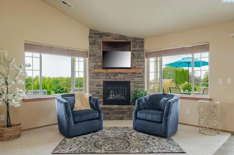 101 Pisces Dr, Pasco, WA 99301 photo 6