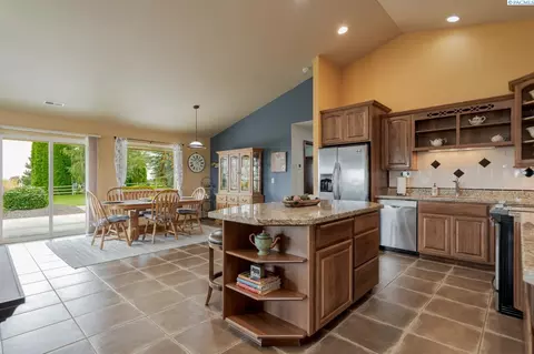 101 Pisces Dr, Pasco, WA 99301 photo 9