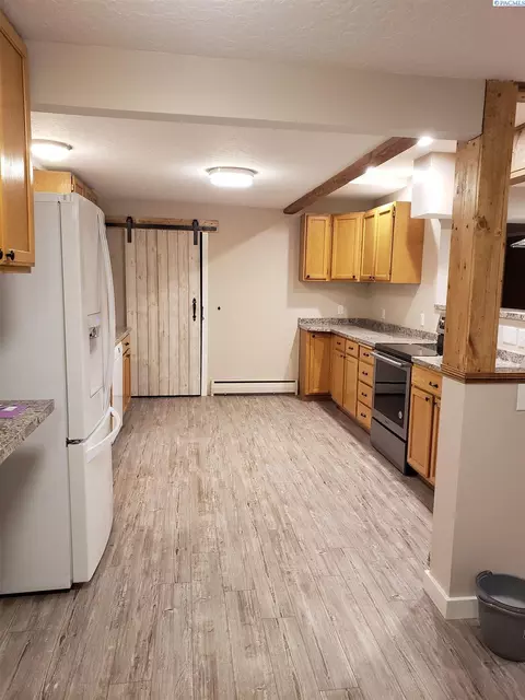 423-425 NW Sunset Dr, Pullman, WA 99163 photo 3