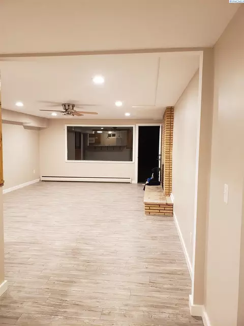 423-425 NW Sunset Dr, Pullman, WA 99163 photo 2