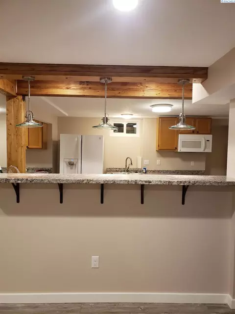 423-425 NW Sunset Dr, Pullman, WA 99163 photo 4