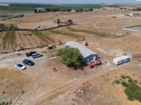 291 Moore Rd, Pasco, WA 99301 photo 2