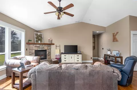 4514 Meadow View Dr, Pasco, WA 99301 photo 2
