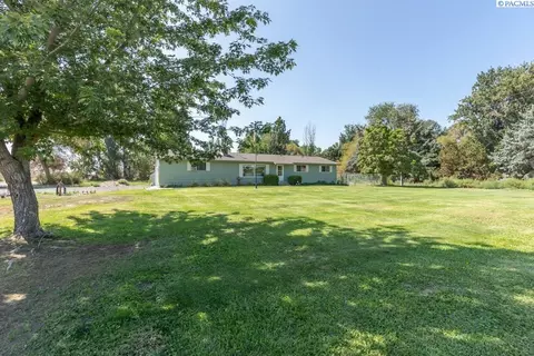 461 Seattle Ave, Eltopia, WA 99330 photo 2
