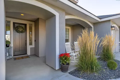 6904 Bitterroot Ave, Pasco, WA 99301 photo 2