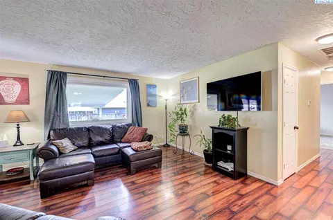 6112 W Richardson Rd, Pasco, WA 99301 photo 4