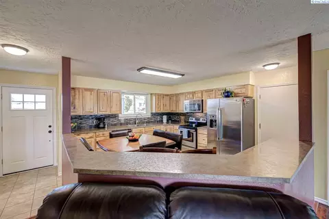 6112 W Richardson Rd, Pasco, WA 99301 photo 9