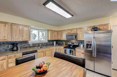 6112 W Richardson Rd, Pasco, WA 99301 photo 8