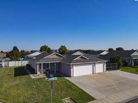 9419 Percheron Dr, Pasco, WA 99301 photo 1