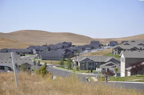 805 SW Windy Point Ct, Pullman, WA 99163 photo 1