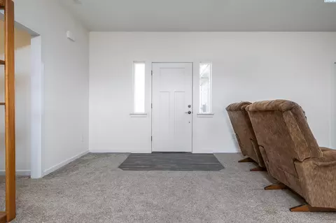 690 Blanton Rd, Eltopia, WA 99330 photo 11