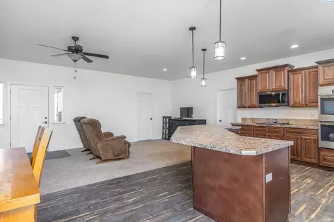690 Blanton Rd, Eltopia, WA 99330 photo 10