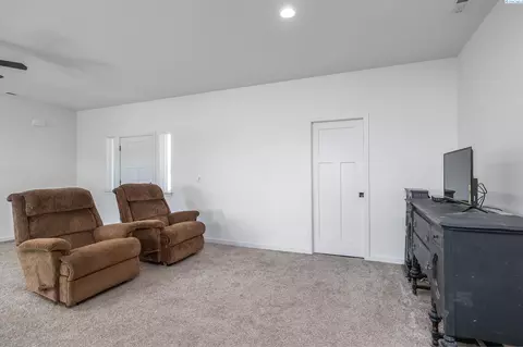 690 Blanton Rd, Eltopia, WA 99330 photo 13