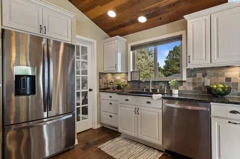 8814 Whipple Rd, Pasco, WA 99301 photo 9