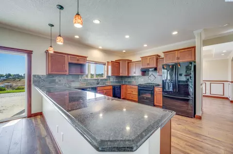830 SW Windy Point Ct, Pullman, WA 99163 photo 8