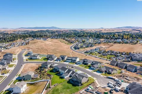 830 SW Windy Point Ct, Pullman, WA 99163 photo 4