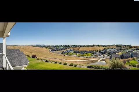 830 SW Windy Point Ct, Pullman, WA 99163 photo 2