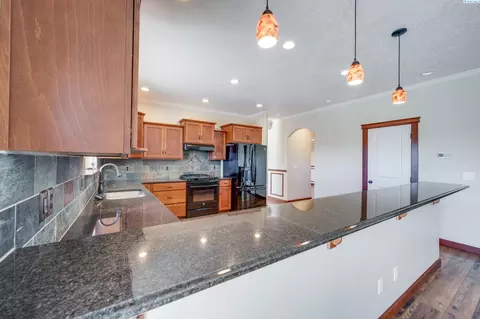 830 SW Windy Point Ct, Pullman, WA 99163 photo 11