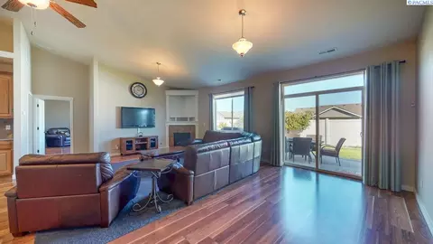 4711 Laredo Dr, Pasco, WA 99301 photo 4