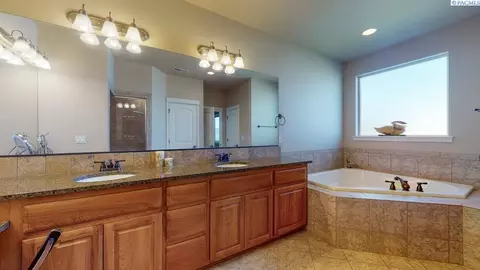 4711 Laredo Dr, Pasco, WA 99301 photo 13