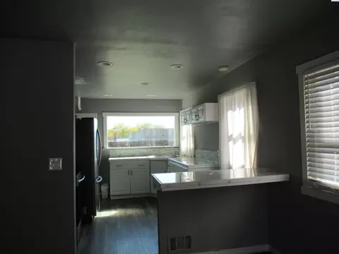 716 W Clark St, Pasco, WA 99301 photo 4