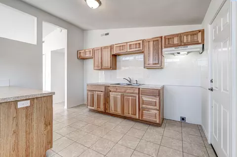 932 W Jan St, Pasco, WA 99301 photo 5