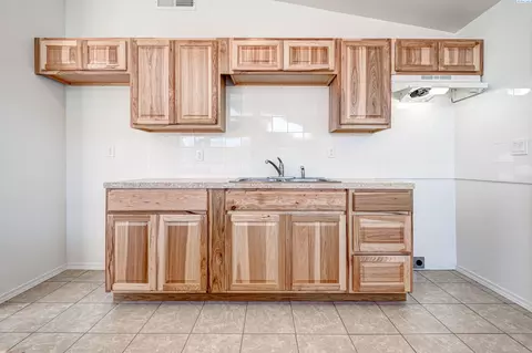 932 W Jan St, Pasco, WA 99301 photo 6