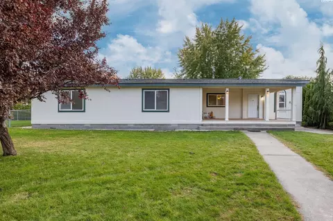 8620 Maple Dr, Pasco, WA 99301 photo 1