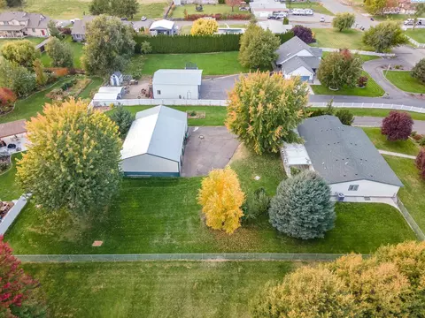 8620 Maple Dr, Pasco, WA 99301 photo 2